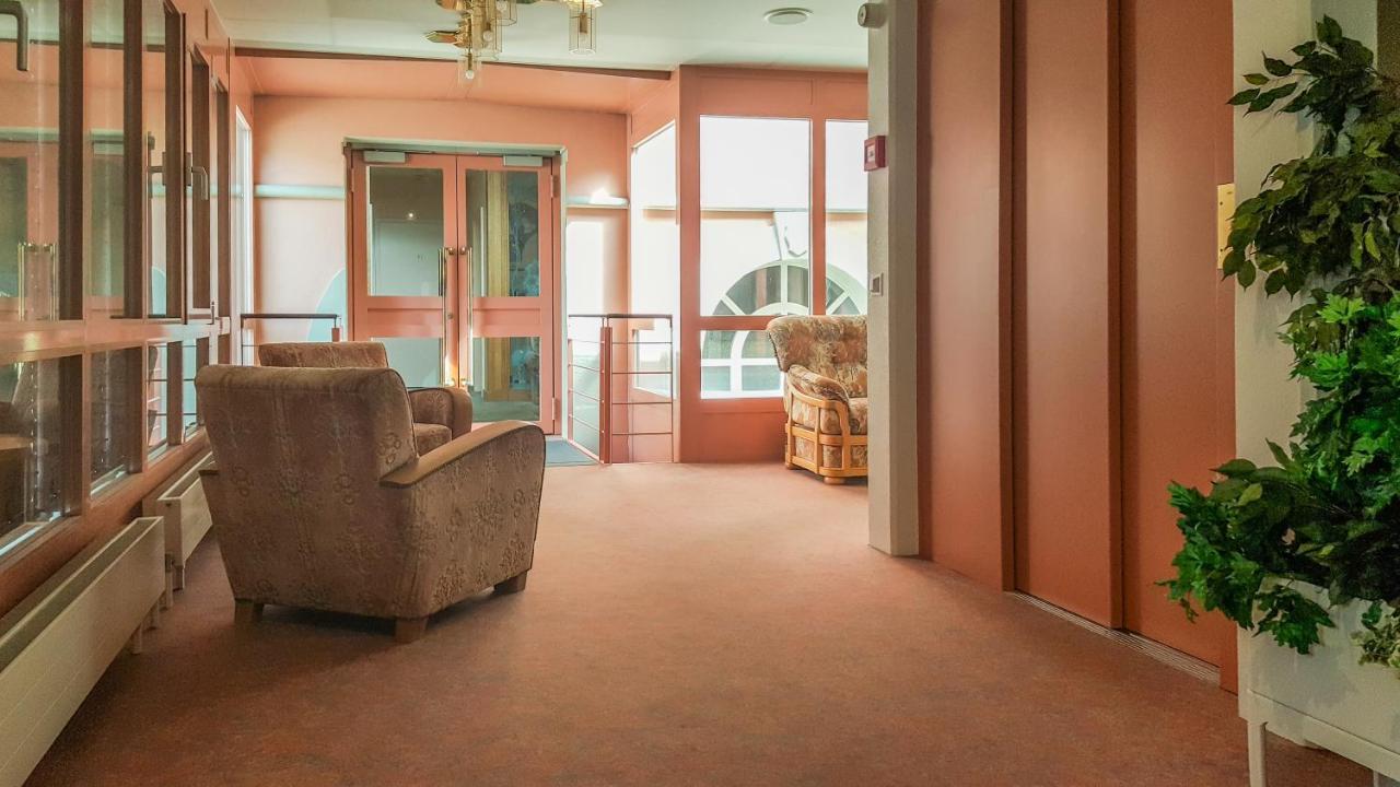 Hôtel les Berges Chippis Extérieur photo