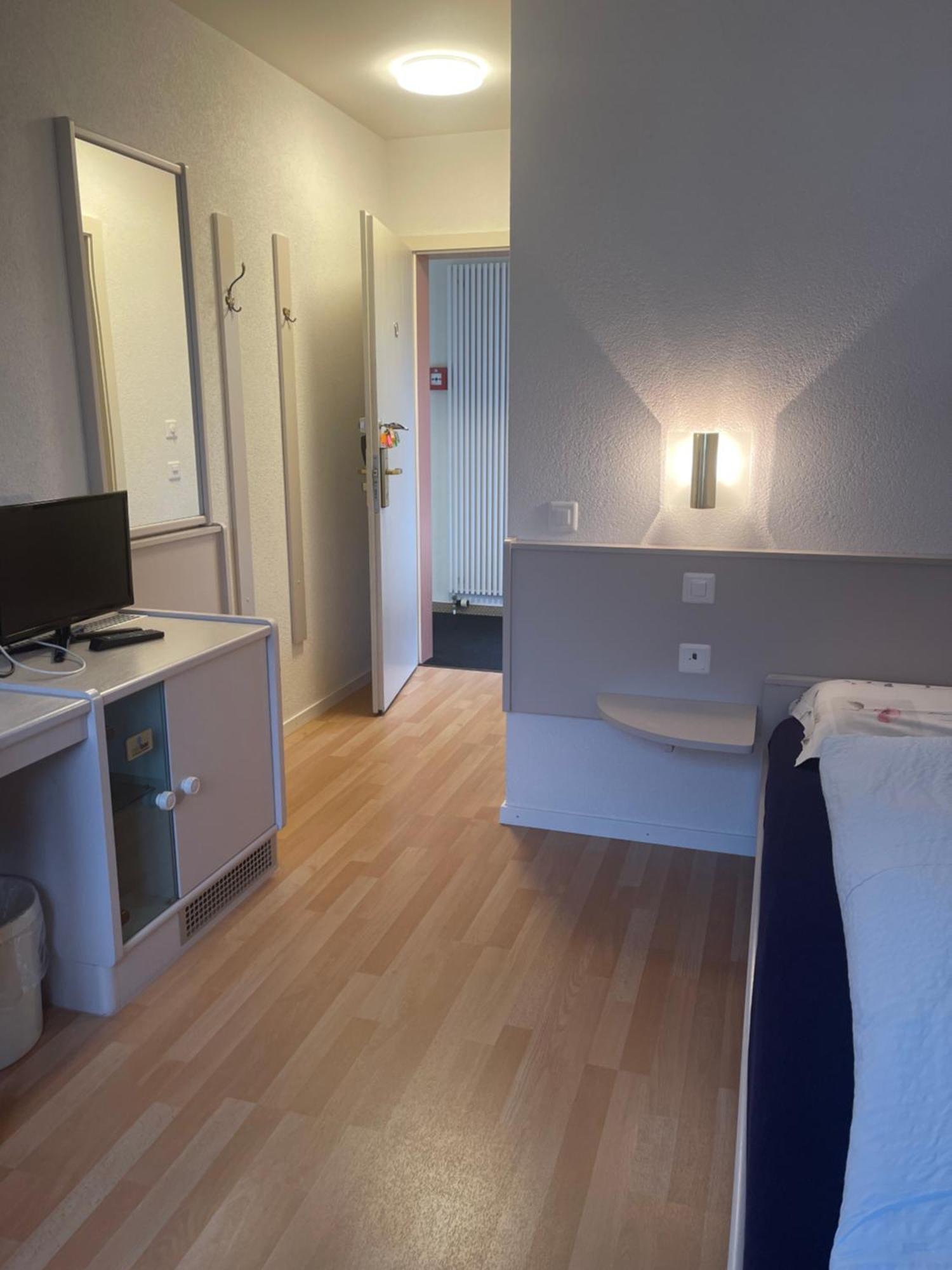 Hôtel les Berges Chippis Extérieur photo